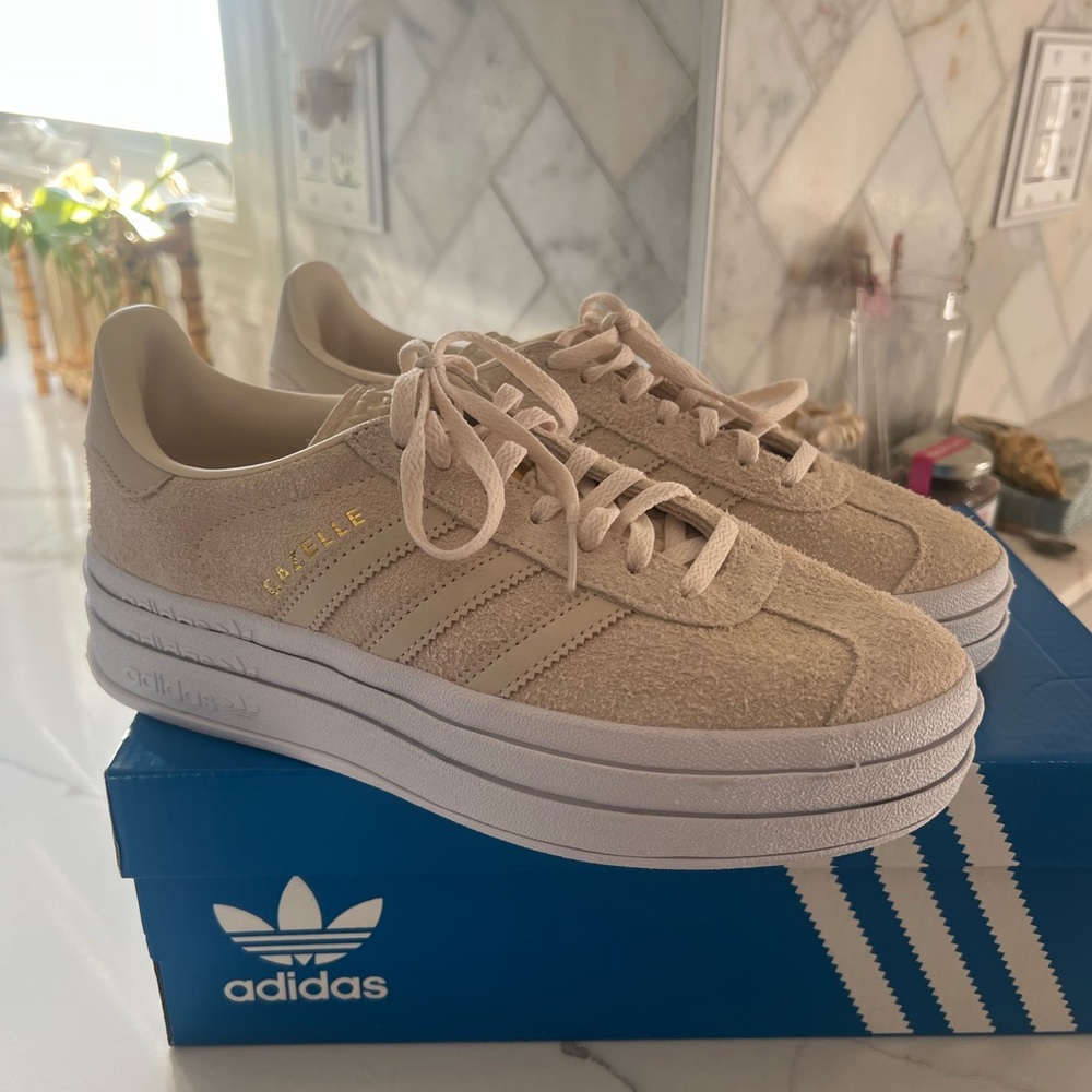 Adidas Gazelle Beige Sneakers - NWT